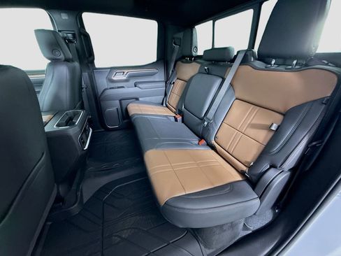 New 2026 Chevrolet Silverado 1500 High Country w/ High Country Premium Package AWD/4WD image 25