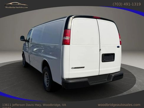 Used 2019 Chevrolet Express 2500 w/ Communications Package RWD image 6
