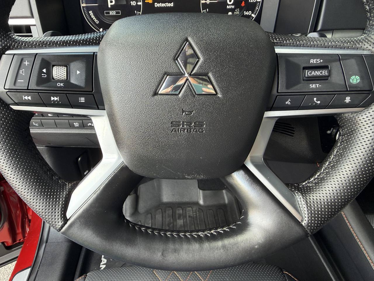 Used 2025 Mitsubishi Outlander SEL AWD/4WD image 16