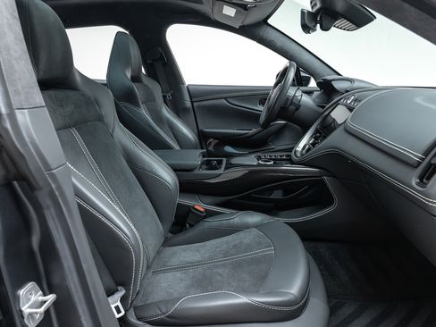 Used 2022 Aston Martin DBX AWD/4WD image 28