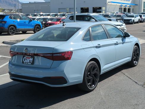 New 2025 Volkswagen Jetta SE image 3