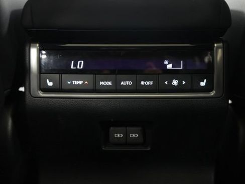 Used 2024 Lexus GX 550 w/ Cold Area Package AWD/4WD image 38