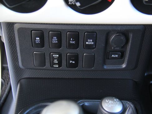 Used 2010 Toyota FJ Cruiser 4WD image 13