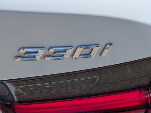 Used 2025 BMW 330i xDrive Sedan AWD/4WD image 8