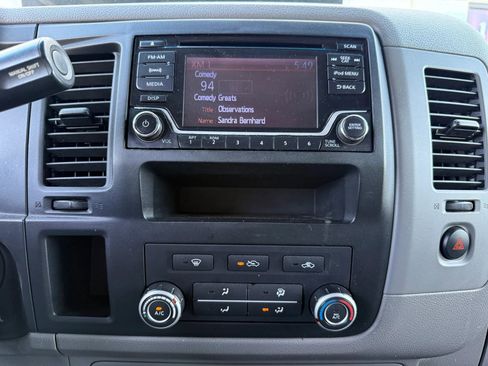 Used 2018 Nissan NV 2500 SV RWD image 32