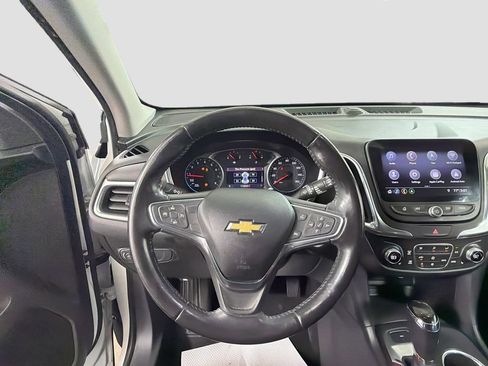 Used 2019 Chevrolet Equinox LT w/ Sun & Navigation Package AWD/4WD image 13