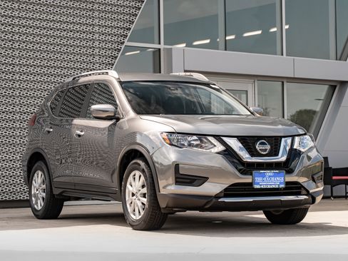 Used 2019 Nissan Rogue SV AWD/4WD image 1