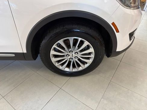 Used 2018 Lincoln MKX Select w/ Select Plus Package image 30