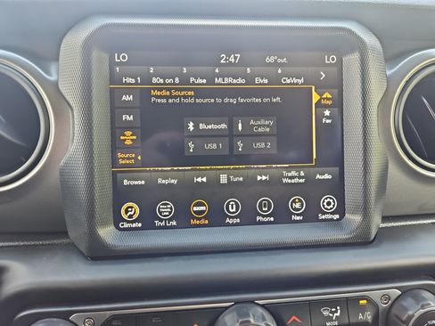 Used 2023 Jeep Wrangler Unlimited w/ Cold Weather Group AWD/4WD image 18