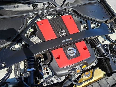 Used 2018 Nissan 370Z NISMO image 19
