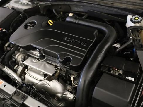 Used 2023 Chevrolet Malibu LT FWD image 11