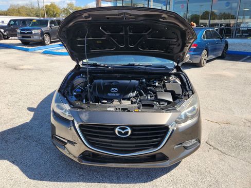 Used 2018 MAZDA MAZDA3 Touring image 17