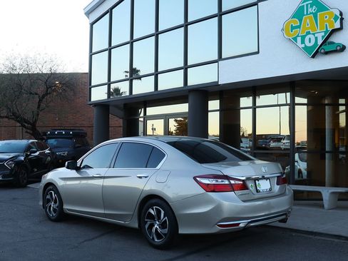 Used 2016 Honda Accord LX image 9