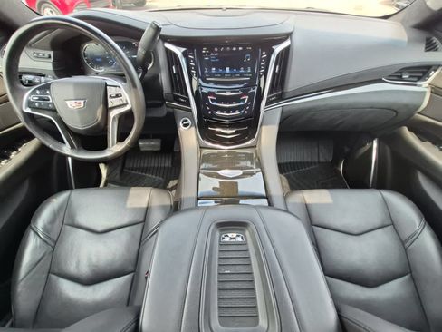 Used 2018 Cadillac Escalade Platinum AWD/4WD image 15