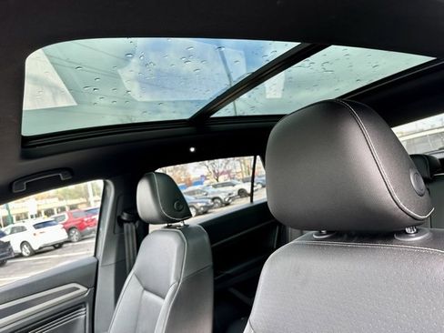 Used 2020 Volkswagen Atlas Cross Sport SEL image 15