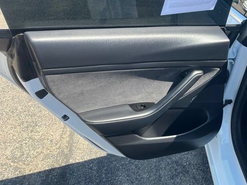Used 2020 Tesla Model 3 Standard Range Plus RWD image 7