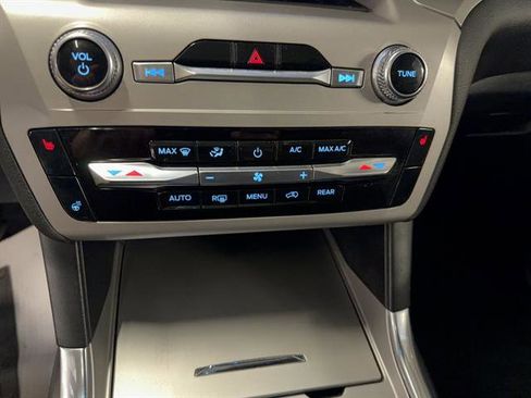 Certified 2022 Ford Explorer XLT w/ Equipment Group 202A image 8