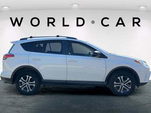 Used 2017 Toyota RAV4 LE image 8