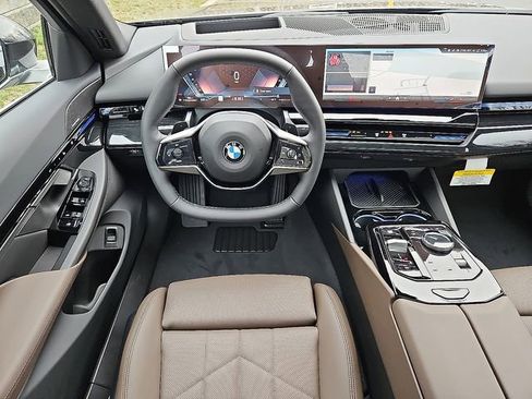 New 2026 BMW 530i xDrive AWD/4WD image 11
