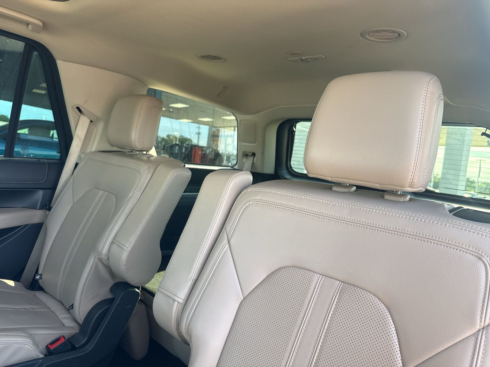 Used 2024 Ford Expedition Limited AWD/4WD image 13