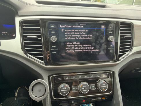Used 2022 Volkswagen Atlas SE w/ Panoramic Sunroof Package AWD/4WD image 7