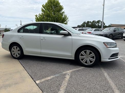 Used 2017 Volkswagen Jetta S FWD image 5