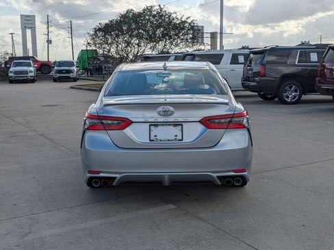 Used 2023 Toyota Camry XSE image 5