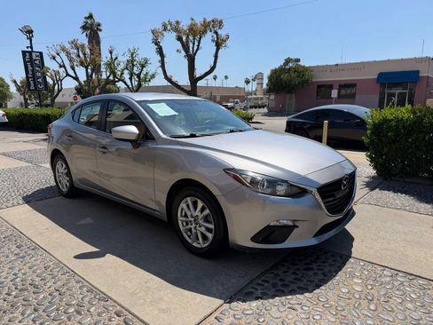 Used 2016 MAZDA MAZDA3 i Sport w/ Preferred Equipment Package FWD image 3