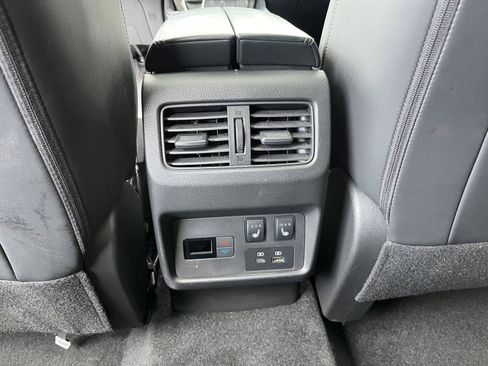 Certified 2023 Nissan Rogue Platinum w/ Platinum Premium Package AWD/4WD image 30