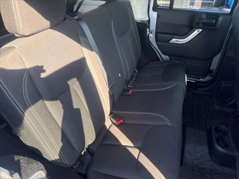 Used 2016 Jeep Wrangler Unlimited Sahara image 47
