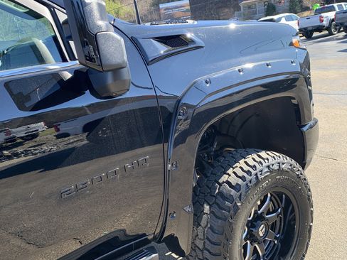 New 2025 Chevrolet Silverado 2500 LTZ w/ LTZ Premium Package AWD/4WD image 34