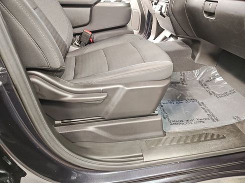 Used 2024 Chevrolet Silverado 2500 Custom w/ Custom Value Package image 35