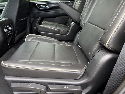 Used 2021 GMC Yukon SLT w/ SLT Premium Package image 25