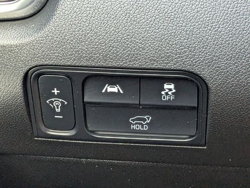 Certified 2023 Kia Sorento SX image 32