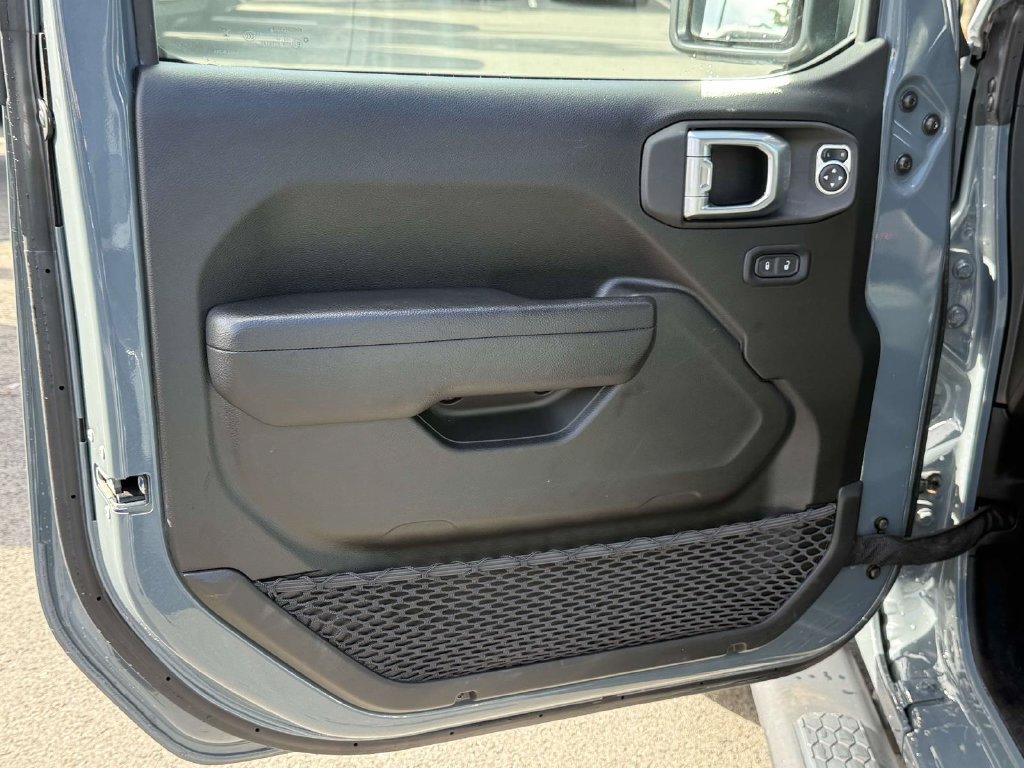 Used 2024 Jeep Wrangler Unlimited w/ Convenience Group AWD/4WD image 28
