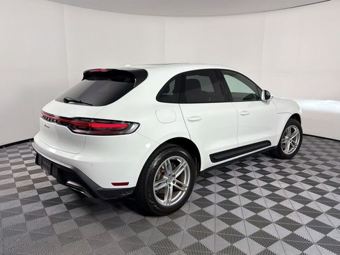 Certified 2022 Porsche Macan AWD/4WD image 9