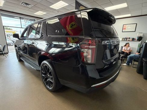 Used 2022 Chevrolet Suburban LT w/ LT Signature Plus Package AWD/4WD image 13