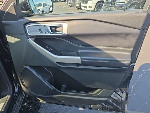 Used 2021 Ford Explorer Limited w/ Equipment Group 301A AWD/4WD image 51