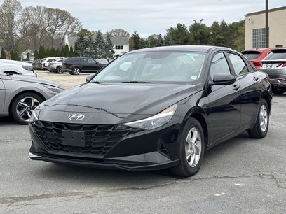 Used 2023 Hyundai Elantra SE w/ Cargo Package