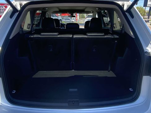 Used 2024 Volkswagen Atlas SEL AWD/4WD image 25