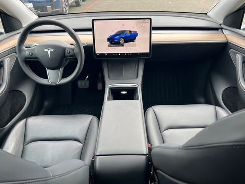 Used 2023 Tesla Model Y Long Range image 12