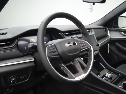 New 2026 Jeep Grand Cherokee L 4WD image 31