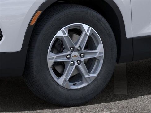 New 2025 Chevrolet Blazer LT image 9