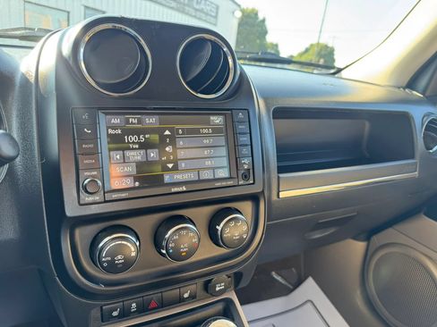 Used 2014 Jeep Patriot Limited w/ Sun/Sound Group FWD image 12