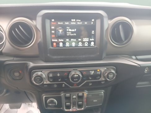 Used 2018 Jeep Wrangler Unlimited Sport S AWD/4WD image 20