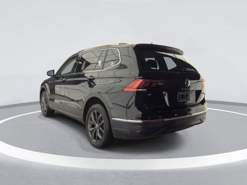 Used 2022 Volkswagen Tiguan SE image 7
