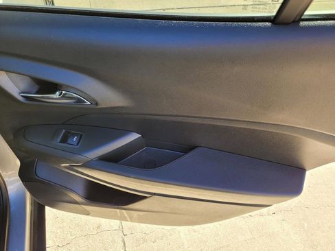 Used 2025 Chevrolet Trax ACTIV image 11