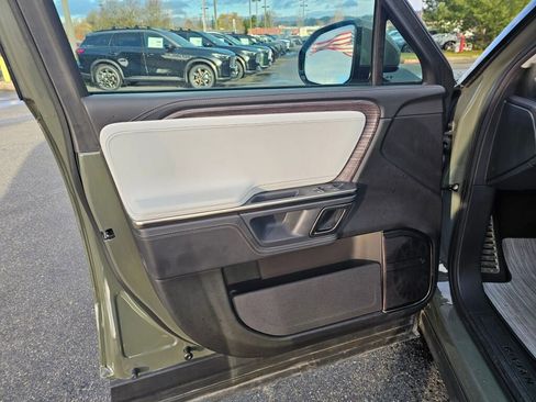 Used 2023 Rivian R1S Launch Edition image 26