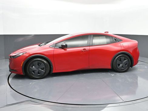 Used 2024 Toyota Prius LE image 29
