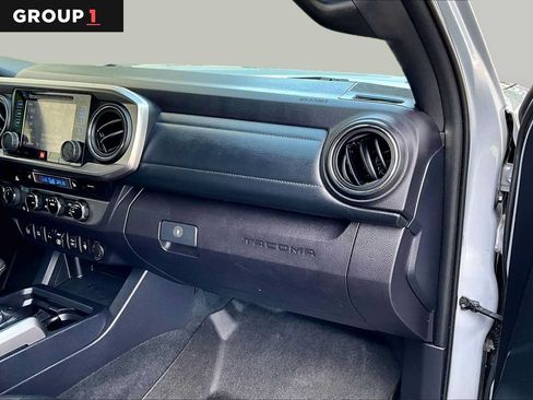 Certified 2018 Toyota Tacoma Limited AWD/4WD image 19